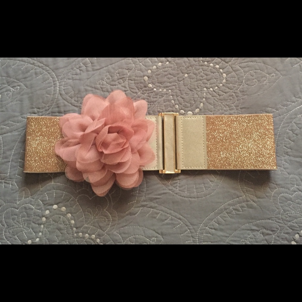 Flower belt from Buckle